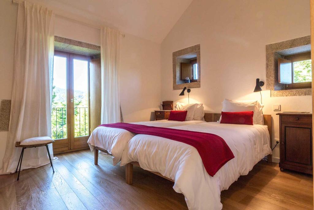 Os Lambrans Guest House ปาดรอน ภายนอก รูปภาพ